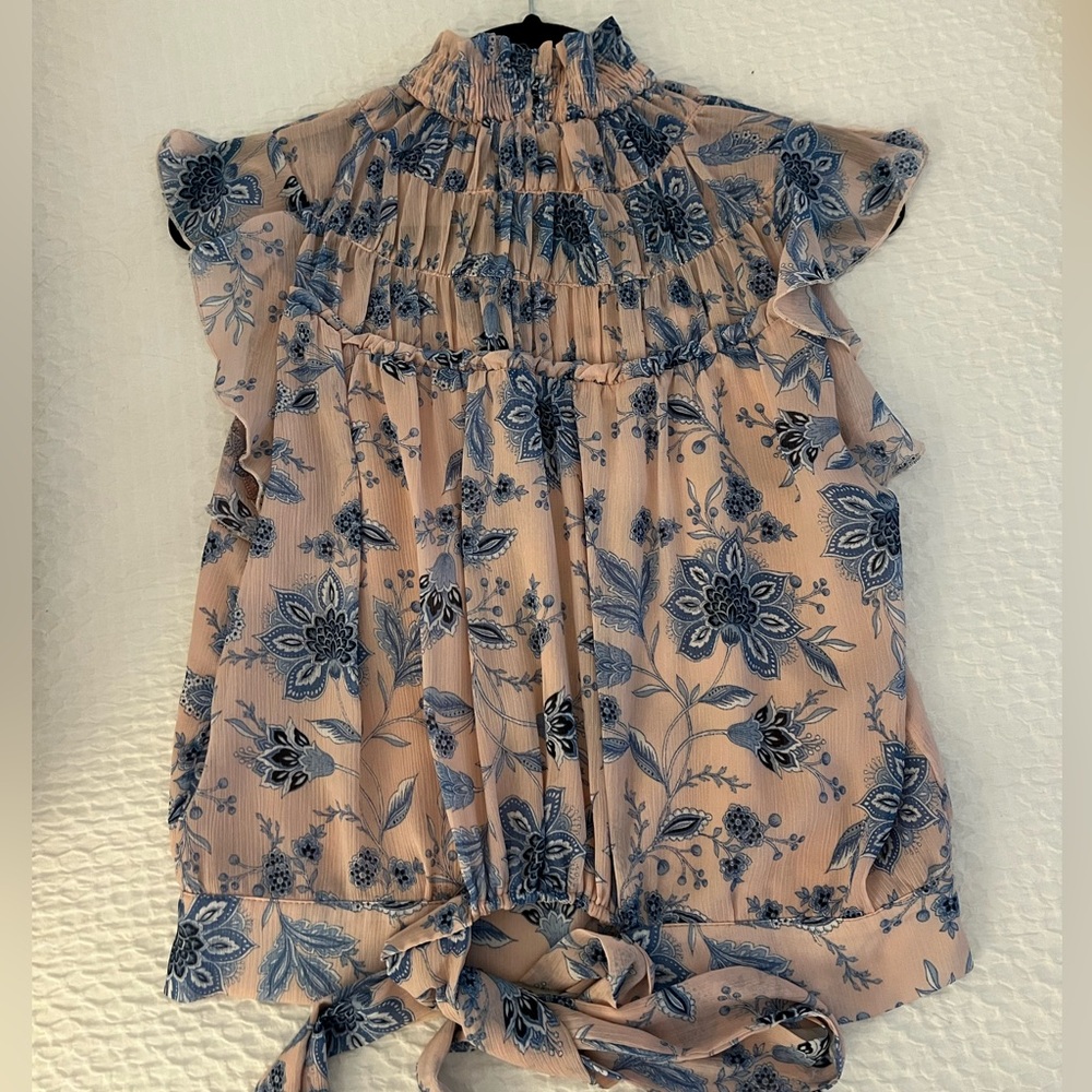 Floral sleeveless blouse
